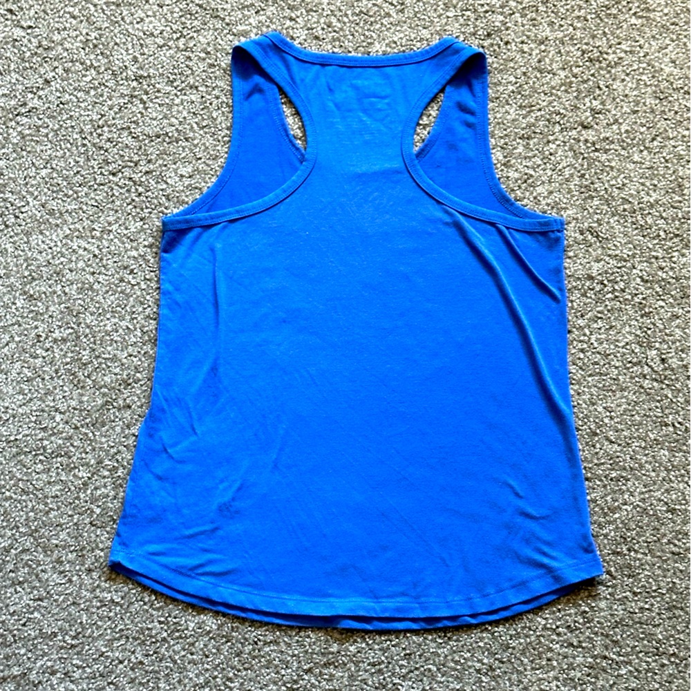 Chin up Tanktop - Picture 2 of 3